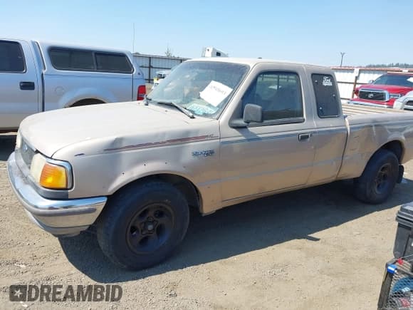 ✅ 1994 Ford Ranger Splash • VIN: 1FTCR14U4RPC20218 • Lot: 42945693. Wystawiony na IAAI z przebiegiem 318 579 mil. Bezpłatny archiwum sprzedaży aukcyjnych z USA i szczegółowy raport historii pojazdu na DreamBid. Zdjęcie 2.