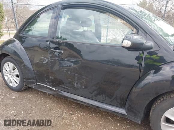 ✅ 2010 Volkswagen Beetle • VIN: 3VWPW3AG6AM021330 • Лот: 42094872. Опубликован ранее на IAAI с пробегом 124 908 миль. Бесплатный доступ к архиву аукционных продаж из США и подробный отчёт об истории автомобиля на DreamBid. Изображение 6.