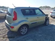 ✅ 2013 Kia Soul • VIN: KNDJT2A59D7575602 • Lot: 43005121. Wystawiony na IAAI z przebiegiem 123 937 mil. Bezpłatny archiwum sprzedaży aukcyjnych z USA i szczegółowy raport historii pojazdu na DreamBid. Zdjęcie 4.