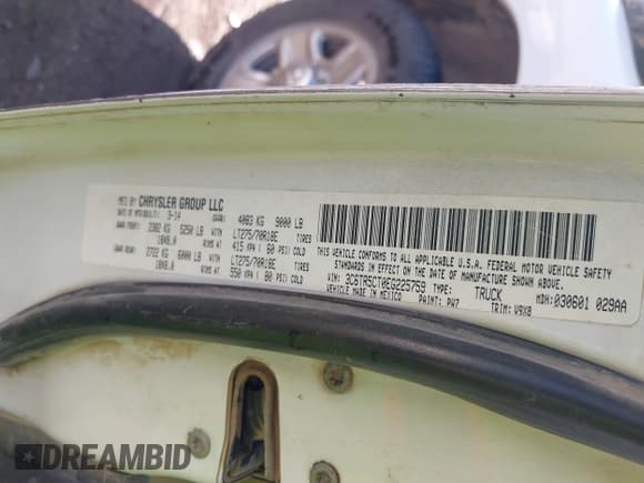 ✅ 2014 Ram 2500 Tradesman • VIN: 3C6TR5CT0EG225759 • Lot: 43711623. Listed on IAAI with 270,178 mi. Free auction sales archive from the USA and detailed vehicle history report at DreamBid. Image 9.