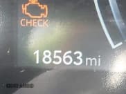 ✅ 2024 Toyota Corolla Cross XLE • VIN: 7MUDAABG0RV098817 • Lot: 43495355. Wystawiony na IAAI z przebiegiem 18 563 mil. Bezpłatny archiwum sprzedaży aukcyjnych z USA i szczegółowy raport historii pojazdu na DreamBid. Zdjęcie 16.