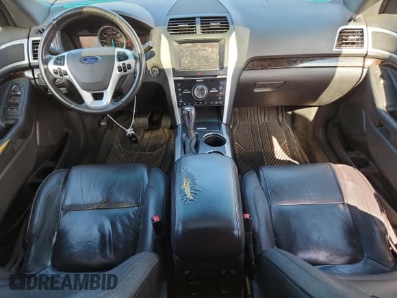 ✅ 2011 Ford Explorer Limited • VIN: 1FMHK8F82BGA27604 • Lot: 82005615. Wystawiony na Copart z przebiegiem 209 243 mil. Bezpłatny archiwum sprzedaży aukcyjnych z USA i szczegółowy raport historii pojazdu na DreamBid. Zdjęcie 8.