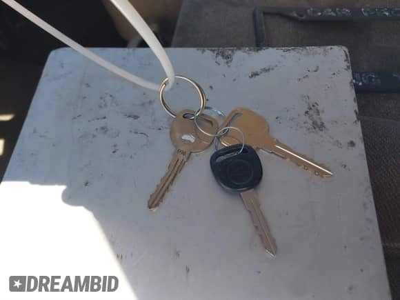 2004 Chevrolet Silverado 2500 z VIN 1GBHC24U64E349020, wystawiony jako IAAI lot #41840530 z przebiegiem 341 184 mil mil oraz . Historia ofert i sprzedaży dostępna na DreamBid. Obrazek 11.