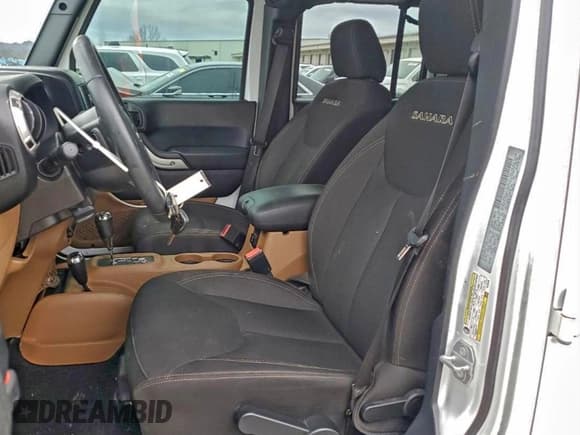 ✅ 2016 Jeep Wrangler Unlimited Sahara • VIN: 1C4BJWEG1GL325702 • Lot: 94321655. Listed on Copart with 46,202 mi. Free auction sales archive from the USA and detailed vehicle history report at DreamBid. Image 7.