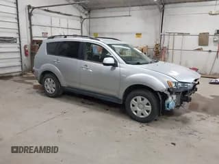✅ 2011 Mitsubishi Outlander ES • VIN: JA4AS2AW3BU015546 • Lot: 42634046. Listed on IAAI with 99,162 mi. Free auction sales archive from the USA and detailed vehicle history report at DreamBid. Image 1.