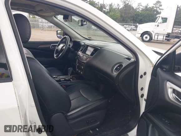 ✅ 2018 Nissan Pathfinder SV • VIN: 5N1DR2MM9JC651915 • Лот: 42719511. Опубликован ранее на IAAI с пробегом 68 720 миль. Бесплатный доступ к архиву аукционных продаж из США и подробный отчёт об истории автомобиля на DreamBid. Изображение 5.