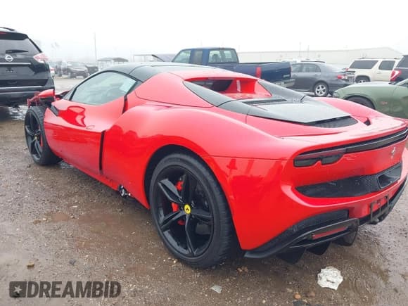 ✅ 2024 Ferrari 296 • VIN: ZFF01SMA0R0306142 • Lot: 41459167. Wystawiony na IAAI z przebiegiem Nie podano. Bezpłatny archiwum sprzedaży aukcyjnych z USA i szczegółowy raport historii pojazdu na DreamBid. Zdjęcie 3.