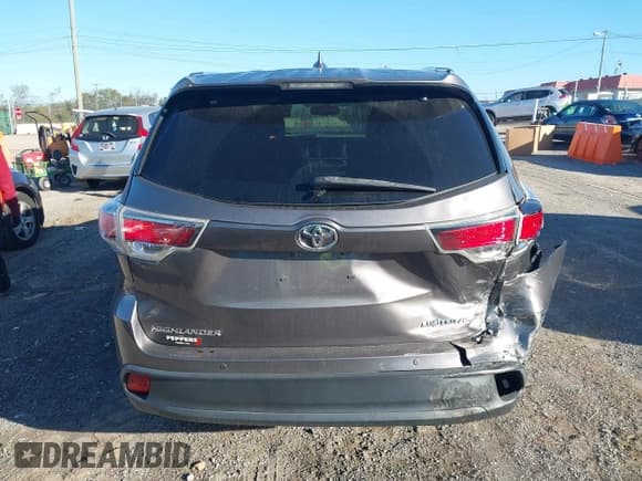 ✅ 2016 Toyota Highlander Limited • VIN: 5TDDKRFH1GS239562 • Lot: 43462227. Listed on IAAI with 129,061 mi. Free auction sales archive from the USA and detailed vehicle history report at DreamBid. Image 16.