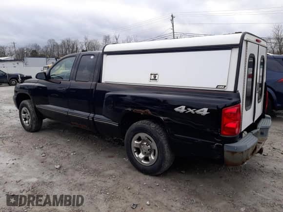 ✅ 2005 Dodge Dakota ST • VIN: 1D7HW22K15S309957 • Лот: 84194764. Размещён на Copart с пробегом 141 384 миль миль. Получите бесплатный доступ к архиву аукционных продаж из США и посмотрите подробный отчёт об истории автомобиля на DreamBid. Изображение 2.