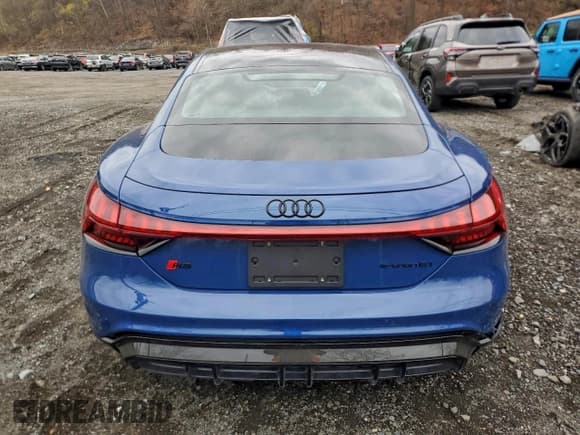 ✅ 2024 Audi RS e-tron GT • VIN: WAUBHBFW3R7900076 • Лот: 94682775. Опубликован ранее на Copart с пробегом 6 944 миль. Бесплатный доступ к архиву аукционных продаж из США и подробный отчёт об истории автомобиля на DreamBid. Изображение 6.