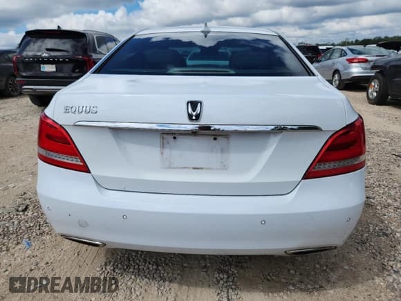 ✅ 2015 Hyundai Equus Signature • VIN: KMHGH4JH6FU095809 • Lot: 81648325. Listed on Copart with 103,309 mi. Free auction sales archive from the USA and detailed vehicle history report at DreamBid. Image 6.