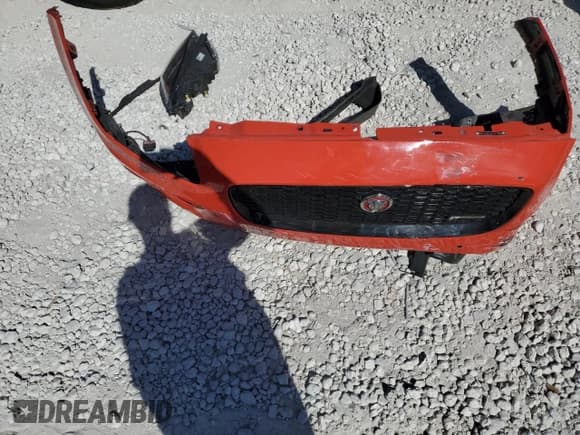 ✅ 2020 Jaguar E-Pace Checkered Flag Edition • VIN: SADF12FX3L1004425 • Лот: 50044155. Опубликован ранее на Copart с пробегом 76 558 миль. Бесплатный доступ к архиву аукционных продаж из США и подробный отчёт об истории автомобиля на DreamBid. Изображение 12.