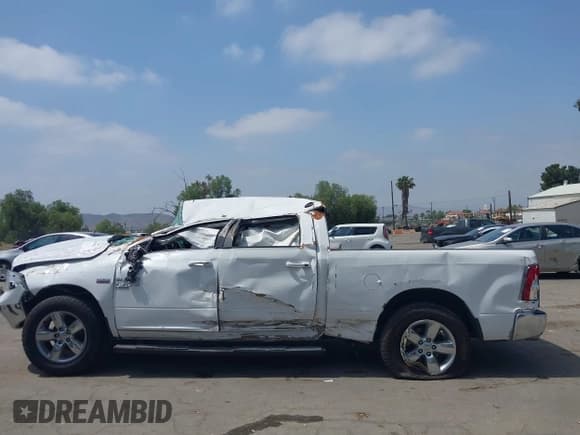 ✅ 2019 Ram 1500 SLT • VIN: 1C6RR6TT2KS678415 • Lot: 42437962. Listed on IAAI with Not provided. Free auction sales archive from the USA and detailed vehicle history report at DreamBid. Image 13.