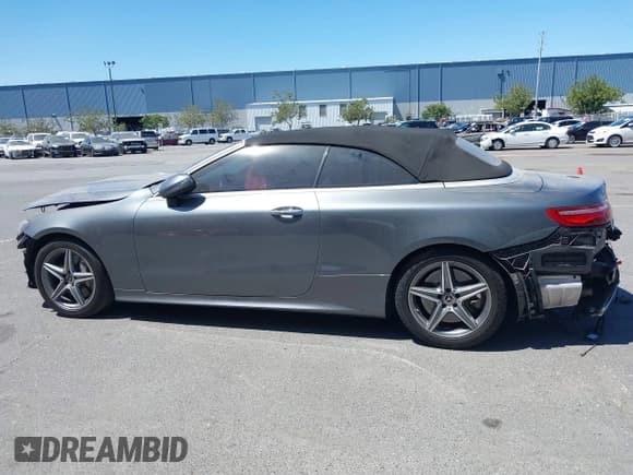 ✅ 2018 Mercedes-Benz E 400 • VIN: WDD1K6FB7JF042020 • Lot: 42022041. Listed on IAAI with 69,859 mi. Free auction sales archive from the USA and detailed vehicle history report at DreamBid. Image 15.