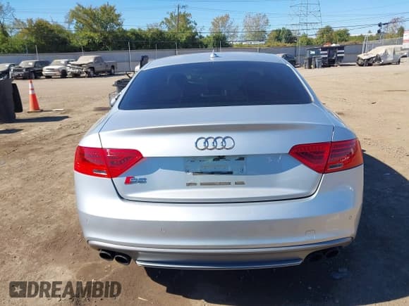 ✅ 2013 Audi S5 Premium Plus • VIN: WAUCGAFR6DA030864 • Лот: 43398099. Опубликован ранее на IAAI с пробегом 69 276 миль. Бесплатный доступ к архиву аукционных продаж из США и подробный отчёт об истории автомобиля на DreamBid. Изображение 17.