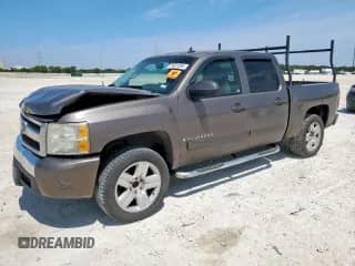 2008 Chevrolet Silverado 1500 1LT with VIN 2GCEC13JX81325875, listed as a Copart auction lot 71851205 with 308,421 mi miles and Salvage title. Bid and sale history available at DreamBid. Image 1.