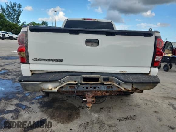 ✅ 2006 Chevrolet Silverado 1500 LS • VIN: 1GCEC19X56Z135336 • Lot: 81968465. Listed on Copart with 322,264 mi. Free auction sales archive from the USA and detailed vehicle history report at DreamBid. Image 6.