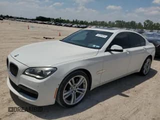 ✅ 2014 BMW 7 Series 750i • VIN: WBAYA8C55ED825289 • Lot: 65394854. Wystawiony na Copart z przebiegiem 135 879 mil. Bezpłatny archiwum sprzedaży aukcyjnych z USA i szczegółowy raport historii pojazdu na DreamBid. Zdjęcie 1.