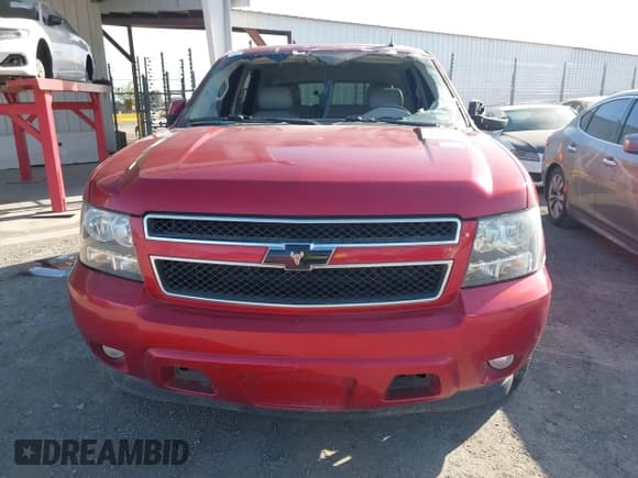 ✅ 2013 Chevrolet Tahoe LT • VIN: 1GNSCBE04DR327966 • Lot: 42100794. Wystawiony na IAAI z przebiegiem 208 088 mil. Bezpłatny archiwum sprzedaży aukcyjnych z USA i szczegółowy raport historii pojazdu na DreamBid. Zdjęcie 12.