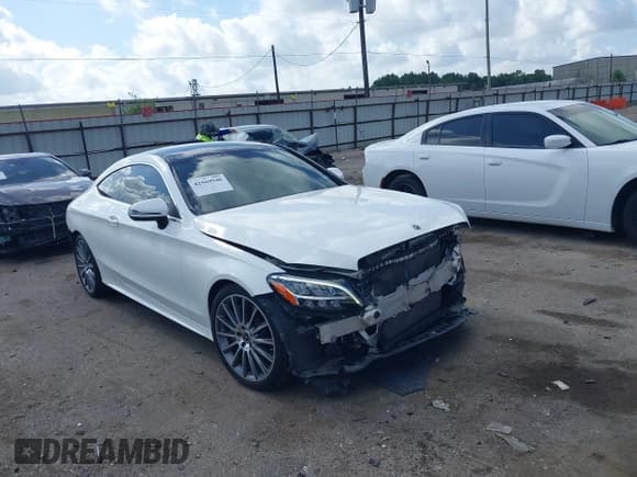 ✅ 2019 Mercedes-Benz C 300 • VIN: WDDWJ8DB2KF863714 • Lot: 42569540. Wystawiony na IAAI z przebiegiem 40 255 mil. Bezpłatny archiwum sprzedaży aukcyjnych z USA i szczegółowy raport historii pojazdu na DreamBid. Zdjęcie 1.