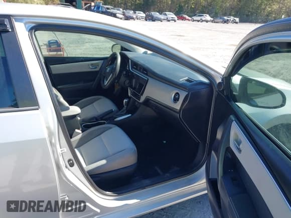 ✅ 2018 Toyota Corolla LE • VIN: 5YFBURHE2JP795187 • Lot: 43460746. Listed on IAAI with 301,229 mi. Free auction sales archive from the USA and detailed vehicle history report at DreamBid. Image 5.