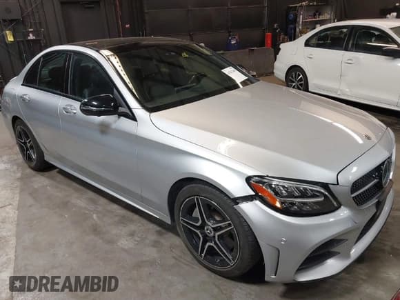 ✅ 2020 Mercedes-Benz C 300 • VIN: WDDWF8EB4LR549336 • Lot: 41567409. Wystawiony na IAAI z przebiegiem 19 642 mil. Bezpłatny archiwum sprzedaży aukcyjnych z USA i szczegółowy raport historii pojazdu na DreamBid. Zdjęcie 1.