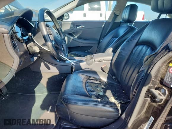 ✅ 2008 Mercedes-Benz CLS 550 • VIN: WDDDJ72X68A128238 • Lot: 62671615. Wystawiony na Copart z przebiegiem 146 611 mil. Bezpłatny archiwum sprzedaży aukcyjnych z USA i szczegółowy raport historii pojazdu na DreamBid. Zdjęcie 11.