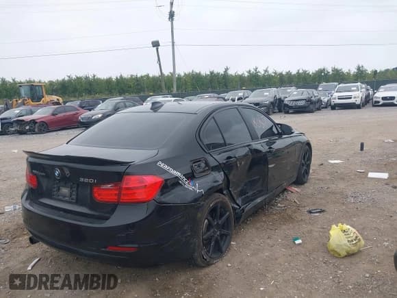 ✅ 2015 BMW 3 Series 320i xDrive • VIN: WBA3C3C59FP663030 • Lot: 43188057. Listed on IAAI with 94,206 mi. Free auction sales archive from the USA and detailed vehicle history report at DreamBid. Image 6.