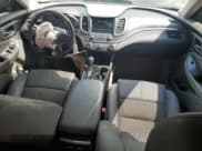 ✅ 2017 Chevrolet Impala LT • VIN: 1G1105S38HU189969 • Лот: 72410664. Опубликован ранее на Copart с пробегом 151 779 миль. Бесплатный доступ к архиву аукционных продаж из США и подробный отчёт об истории автомобиля на DreamBid. Изображение 8.