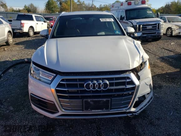 ✅ 2020 Audi Q5 Premium • VIN: WA1ANAFY1L2092022 • Lot: 82307155. Wystawiony na Copart z przebiegiem 51 895 mil. Bezpłatny archiwum sprzedaży aukcyjnych z USA i szczegółowy raport historii pojazdu na DreamBid. Zdjęcie 5.