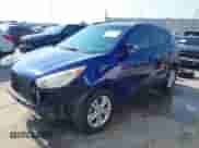 2013 Hyundai Tucson GLS z VIN KM8JU3AC9DU561035, wystawiony jako IAAI lot #43040764 z przebiegiem 145 743 mil mil oraz . Historia ofert i sprzedaży dostępna na DreamBid. Obrazek 2.