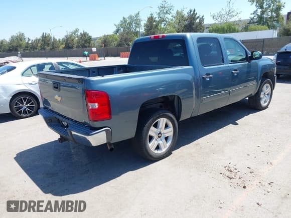 ✅ 2007 Chevrolet Silverado 1500 1LT • VIN: 2GCEC13J671716942 • Lot: 42616878. Wystawiony na IAAI z przebiegiem 229 113 mil. Bezpłatny archiwum sprzedaży aukcyjnych z USA i szczegółowy raport historii pojazdu na DreamBid. Zdjęcie 4.