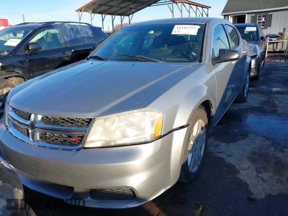 ✅ 2014 Dodge Avenger SE • VIN: 1C3CDZAB2EN226223 • Lot: 41416252. Wystawiony na IAAI z przebiegiem 85 175 mil. Bezpłatny archiwum sprzedaży aukcyjnych z USA i szczegółowy raport historii pojazdu na DreamBid. Zdjęcie 12.