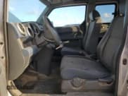 ✅ 2004 Honda Element LX • VIN: 5J6YH28334L002538 • Lot: 82264045. Wystawiony na Copart z przebiegiem 193 314 mil. Bezpłatny archiwum sprzedaży aukcyjnych z USA i szczegółowy raport historii pojazdu na DreamBid. Zdjęcie 7.