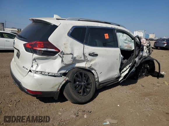 ✅ 2017 Nissan Rogue SV • VIN: 5N1AT2MV6HC752739 • Lot: 81935105. Listed on Copart with Not provided. Free auction sales archive from the USA and detailed vehicle history report at DreamBid. Image 3.