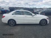 ✅ 2015 Mercedes-Benz C 300 Luxury • VIN: 55SWF4KB6FU062106 • Lot: 43695334. Wystawiony na IAAI z przebiegiem 123 378 mil. Bezpłatny archiwum sprzedaży aukcyjnych z USA i szczegółowy raport historii pojazdu na DreamBid. Zdjęcie 13.