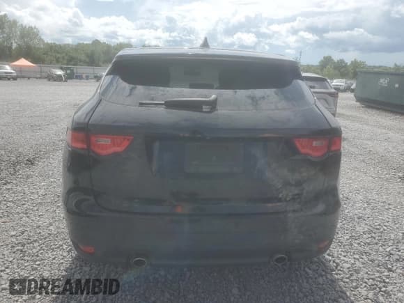 ✅ 2019 Jaguar F-Pace 25t • VIN: SADCS2FX3KA395204 • Lot: 68618235. Wystawiony na Copart z przebiegiem 94 537 mil. Bezpłatny archiwum sprzedaży aukcyjnych z USA i szczegółowy raport historii pojazdu na DreamBid. Zdjęcie 6.