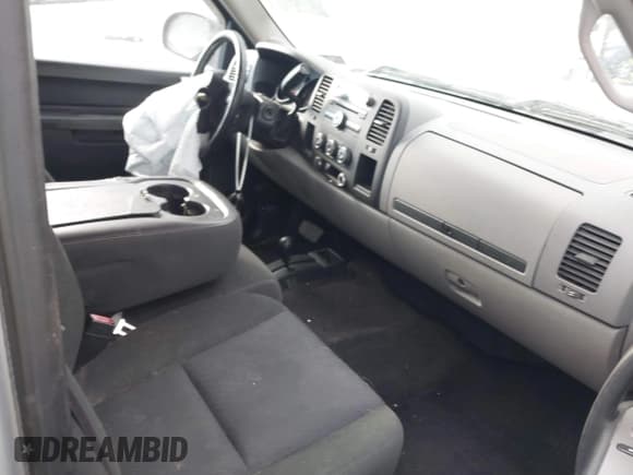 ✅ 2013 Chevrolet Silverado 1500 LS • VIN: 1GCRKREAXDZ114841 • Лот: 41332054. Опубликован ранее на IAAI с пробегом 179 390 миль. Бесплатный доступ к архиву аукционных продаж из США и подробный отчёт об истории автомобиля на DreamBid. Изображение 5.