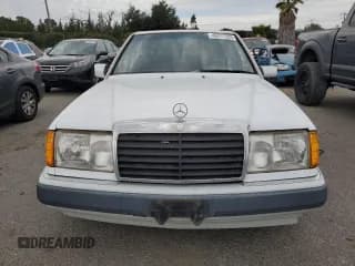 ✅ 1992 Mercedes-Benz 400 E • VIN: WDBEA34E9NB732177 • Лот: 46317205. Опубликован ранее на Copart с пробегом 254 133 миль. Бесплатный доступ к архиву аукционных продаж из США и подробный отчёт об истории автомобиля на DreamBid. Изображение 5.