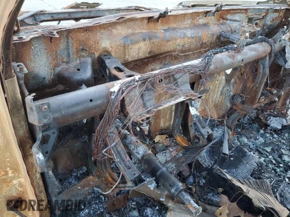 ✅ 2020 Chevrolet Silverado 1500 LT • VIN: 1GCRYDED6LZ125636 • Lot: 81939414. Wystawiony na Copart z przebiegiem Nie podano. Bezpłatny archiwum sprzedaży aukcyjnych z USA i szczegółowy raport historii pojazdu na DreamBid. Zdjęcie 9.