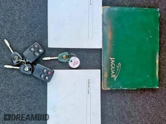 ✅ 2000 Jaguar XJ • VIN: SAJDA23C9YLF18784 • Лот: 91946295. Опубликован ранее на Copart с пробегом 81 605 миль. Бесплатный доступ к архиву аукционных продаж из США и подробный отчёт об истории автомобиля на DreamBid. Изображение 11.