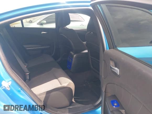 ✅ 2015 Dodge Charger SXT • VIN: 2C3CDXHG3FH827754 • Lot: 42012425. Listed on IAAI with 119,057 mi. Free auction sales archive from the USA and detailed vehicle history report at DreamBid. Image 8.