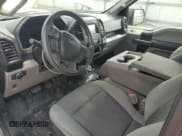 ✅ 2018 Ford F-150 XL • VIN: 1FTNF1C5XJKC78749 • Lot: 61777705. Wystawiony na Copart z przebiegiem 138 786 mil. Bezpłatny archiwum sprzedaży aukcyjnych z USA i szczegółowy raport historii pojazdu na DreamBid. Zdjęcie 8.