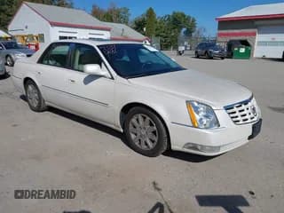✅ 2011 Cadillac DTS Premium Collection • VIN: 1G6KH5E61BU128855 • Lot: 43391281. Wystawiony na IAAI z przebiegiem 167 526 mil. Bezpłatny archiwum sprzedaży aukcyjnych z USA i szczegółowy raport historii pojazdu na DreamBid. Zdjęcie 1.