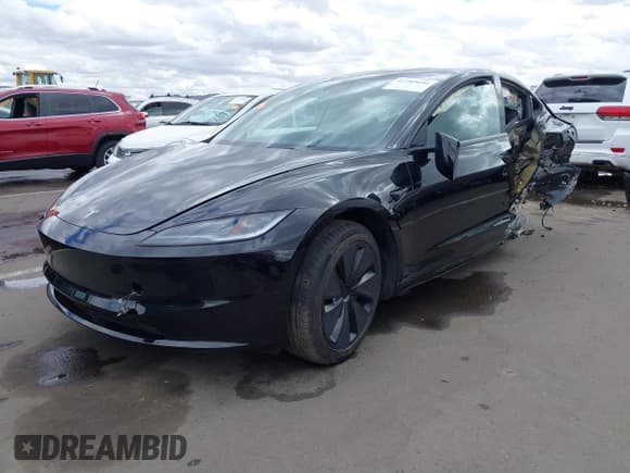 ✅ 2024 Tesla Model 3 • VIN: 5YJ3E1EA1RF831561 • Lot: 41789046. Wystawiony na IAAI z przebiegiem 13 603 mil. Bezpłatny archiwum sprzedaży aukcyjnych z USA i szczegółowy raport historii pojazdu na DreamBid. Zdjęcie 2.