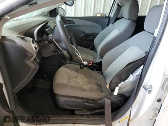 2020 Chevrolet Sonic LS с VIN 1G1JB5SB7L4105019, выставлен на аукционе Copart как лот 55061395 с пробегом 52 913 миль миль и Списание • Salvage title. История ставок и продаж доступна на DreamBid. Изображение 7.