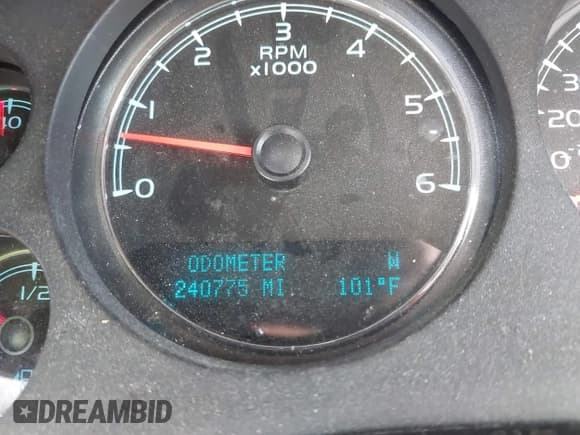 ✅ 2013 Chevrolet Suburban LT • VIN: 1GNSCJE06DR121770 • Lot: 43074095. Wystawiony na IAAI z przebiegiem 240 775 mil. Bezpłatny archiwum sprzedaży aukcyjnych z USA i szczegółowy raport historii pojazdu na DreamBid. Zdjęcie 16.