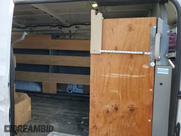 ✅ 2017 Ford Transit • VIN: 1FTYR2YM3HKB25585 • Лот: 84697534. Опубликован ранее на Copart с пробегом 128 794 миль. Бесплатный доступ к архиву аукционных продаж из США и подробный отчёт об истории автомобиля на DreamBid. Изображение 11.