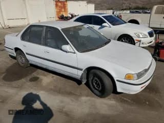 ✅ 1993 Honda Accord LX • VIN: JHMCB7651PC017612 • Лот: 73041854. Опубликован ранее на Copart с пробегом 334 877 миль. Бесплатный доступ к архиву аукционных продаж из США и подробный отчёт об истории автомобиля на DreamBid. Изображение 4.