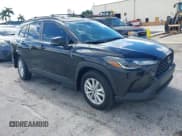 ✅ 2023 Toyota Corolla Cross LE • VIN: 7MUCAABG5PV072089 • Лот: 43126509. Опубликован ранее на IAAI с пробегом 34 488 миль. Бесплатный доступ к архиву аукционных продаж из США и подробный отчёт об истории автомобиля на DreamBid. Изображение 1.